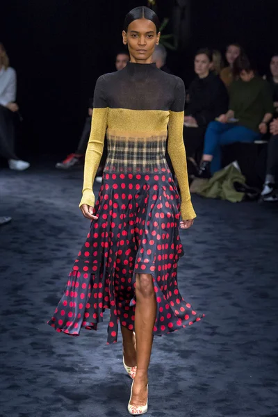 Look 54